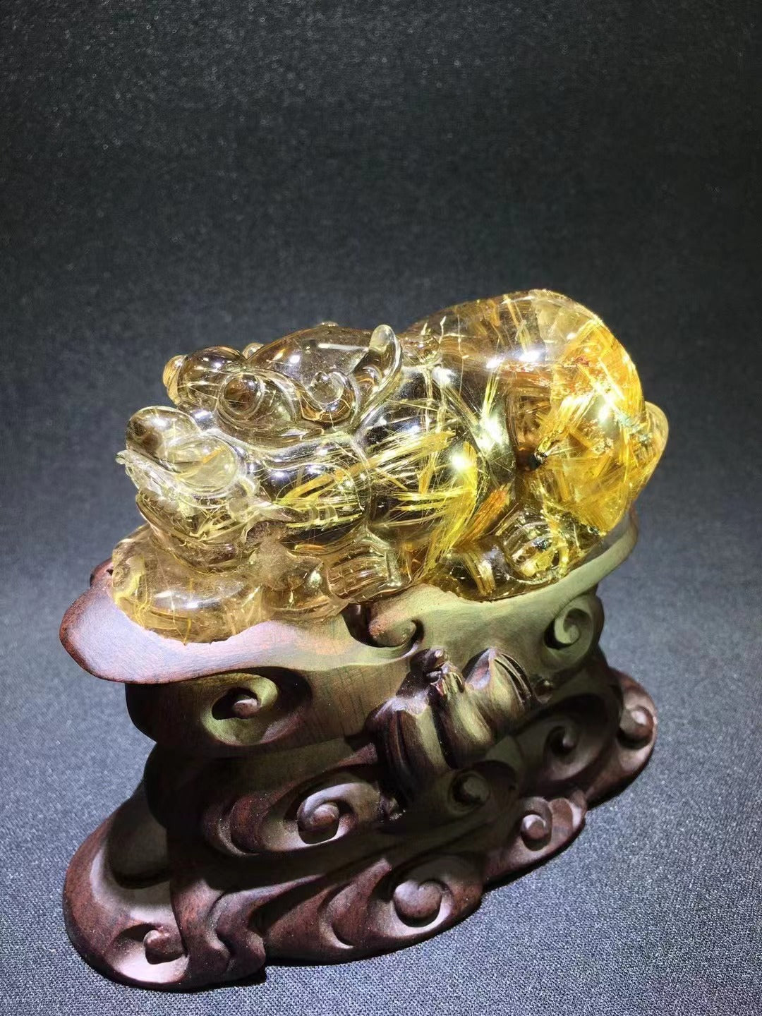 天然鈦晶招財貔貅 Natural Gold Rutile Lucky Pixiu