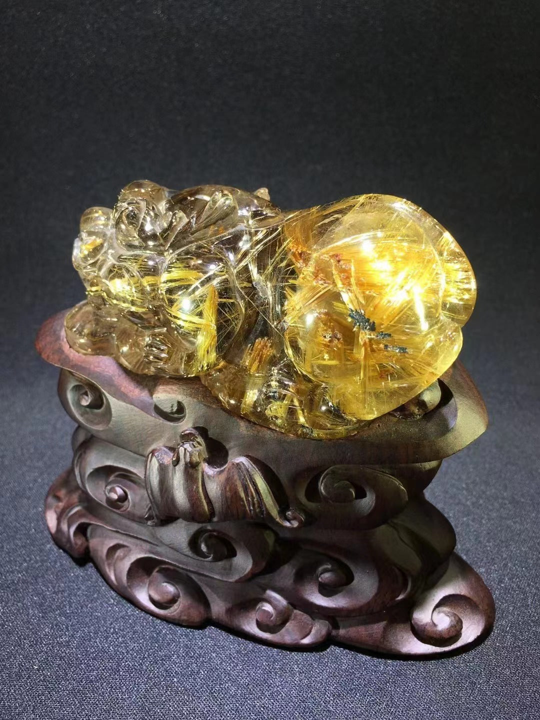 天然鈦晶招財貔貅 Natural Gold Rutile Lucky Pixiu