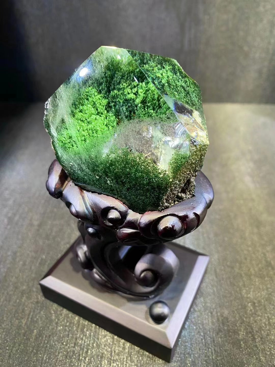 老礦綠幽靈擺件 Old Mine Green Garden Quartz