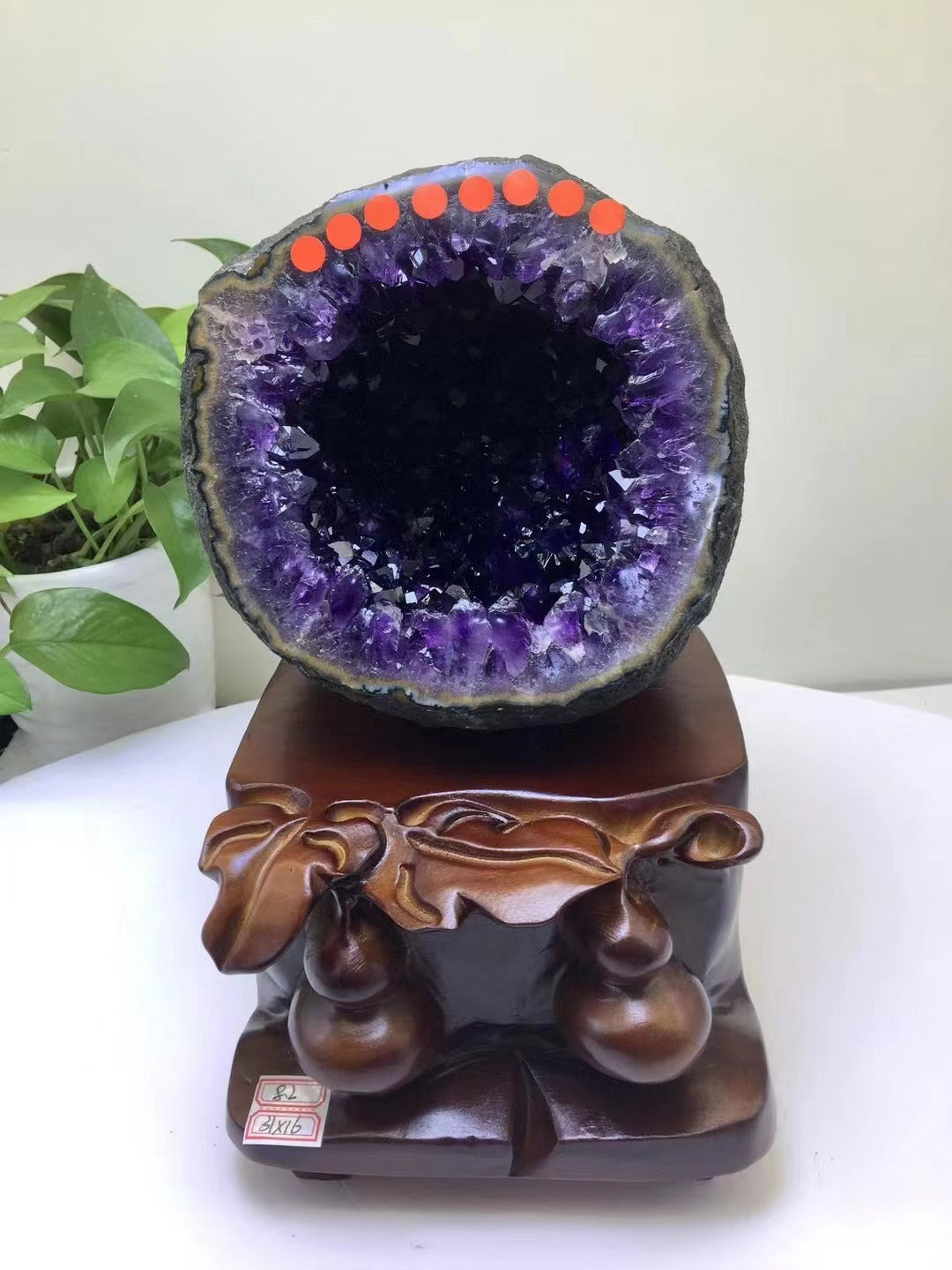 天然紫晶洞 Natural amethyst geode