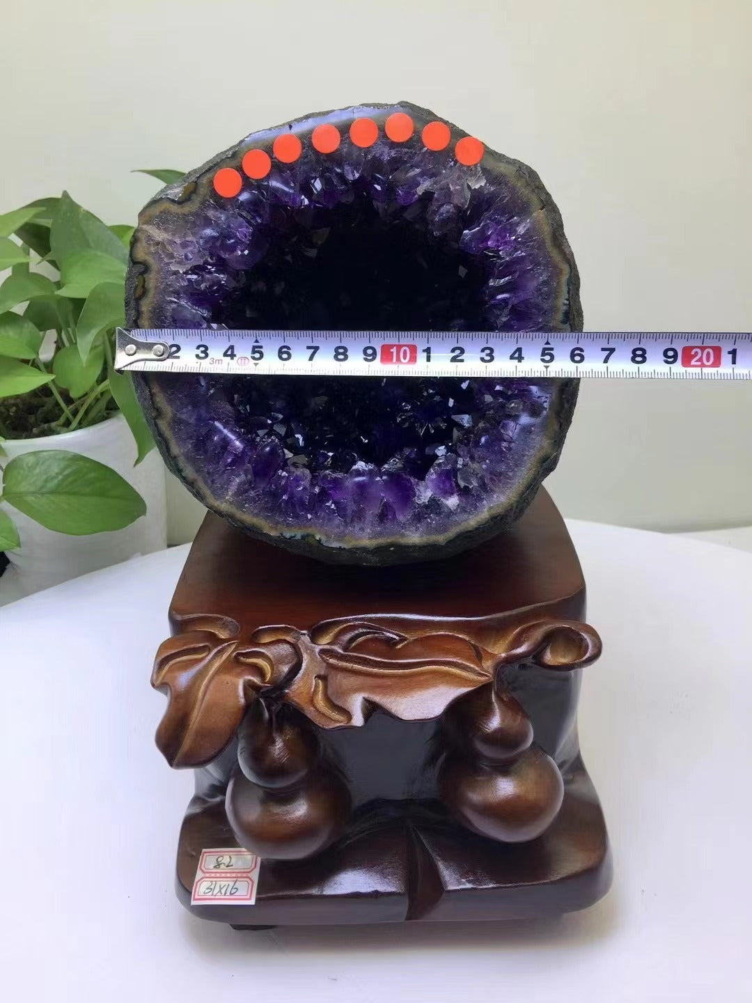 天然紫晶洞 Natural amethyst geode