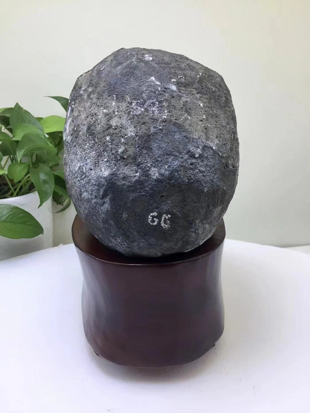 天然紫晶洞 Natural amethyst geode