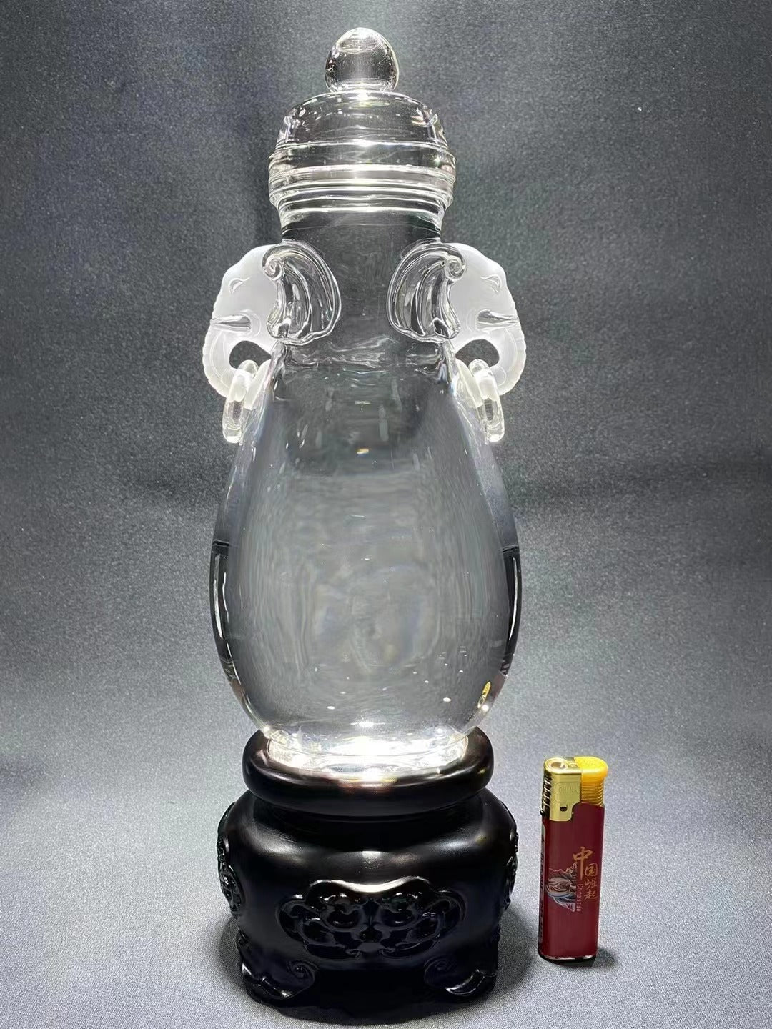 天然白水晶藍針象瓶  Natural white crystal blue needle elephant bottle