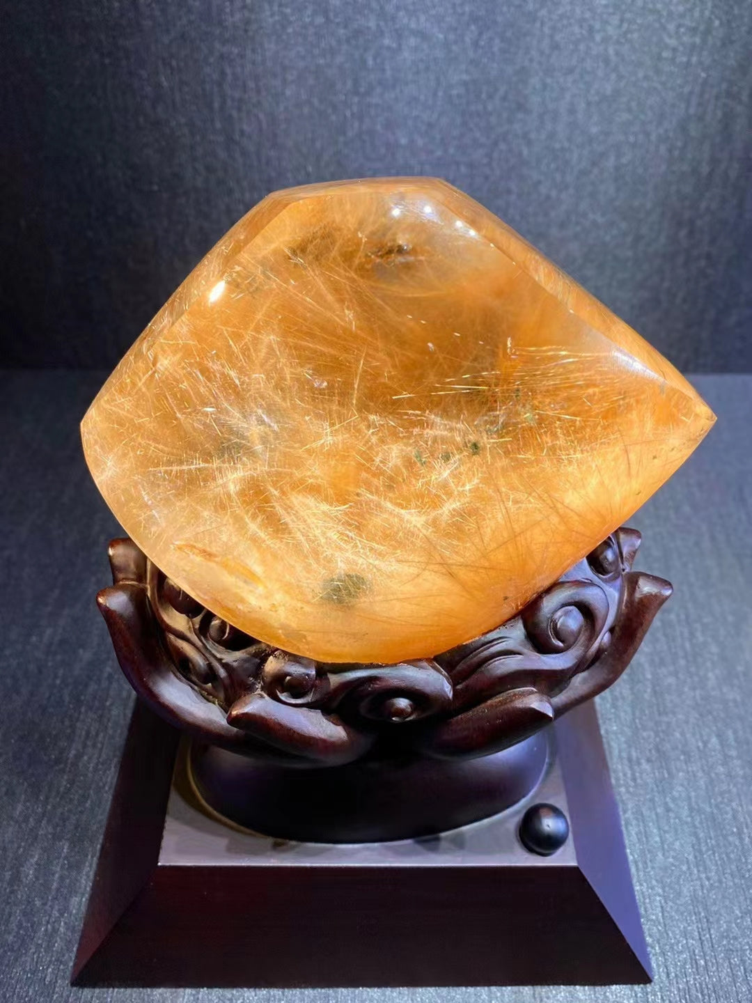 金髮晶原石擺件  Blonde crystal rough stone jewelry