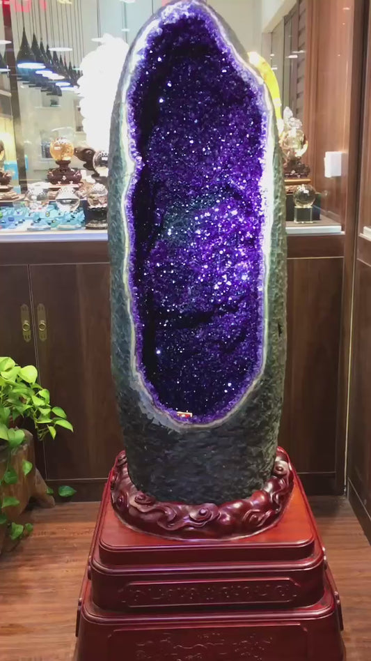 頂級烏拉圭彩色紫水晶晶洞  Top Uruguayan Colored Amethyst Geode